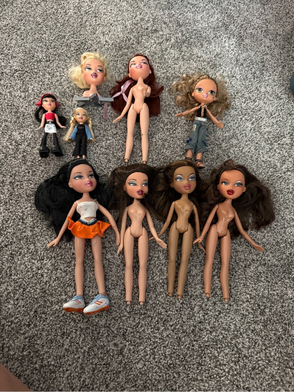 Lot of Bratz Dolls Clothes Accessories 60+ Pieces